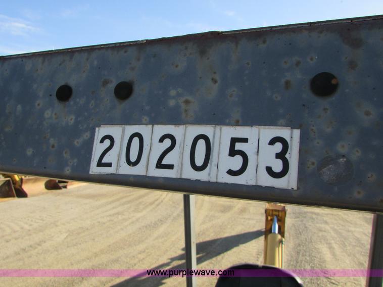 image for item I6737 1998 New Holland 655E backhoe