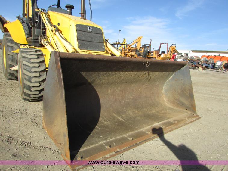 image for item I6738 2005 New Holland LB75B backhoe