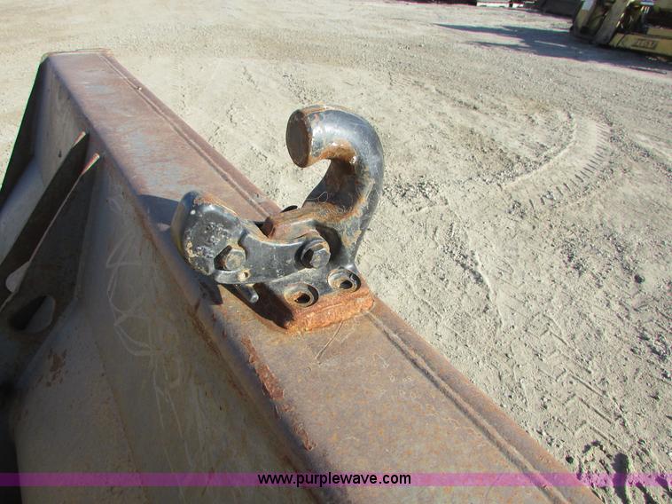 image for item I6738 2005 New Holland LB75B backhoe