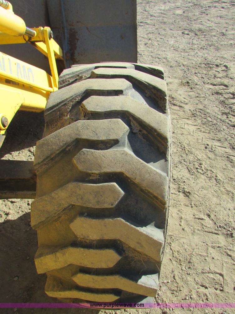 image for item I6738 2005 New Holland LB75B backhoe