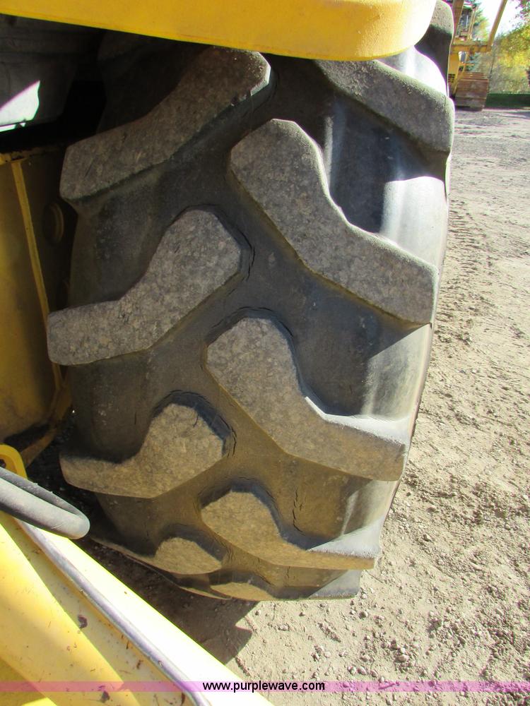 image for item I6738 2005 New Holland LB75B backhoe