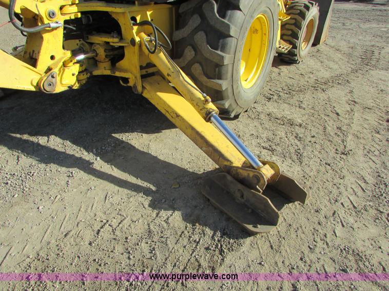 image for item I6738 2005 New Holland LB75B backhoe
