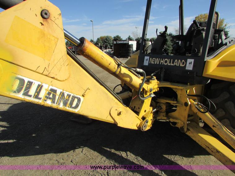 image for item I6738 2005 New Holland LB75B backhoe