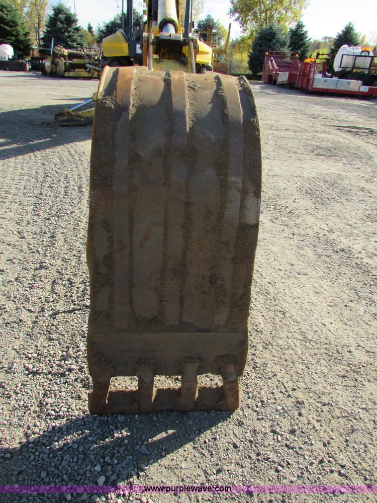 image for item I6738 2005 New Holland LB75B backhoe