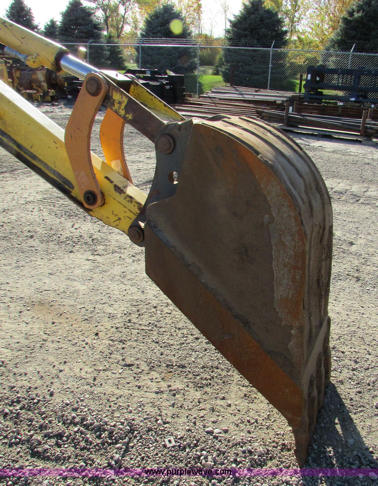 image for item I6738 2005 New Holland LB75B backhoe