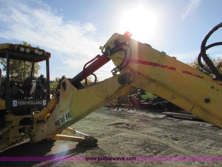 image for item I6738 2005 New Holland LB75B backhoe