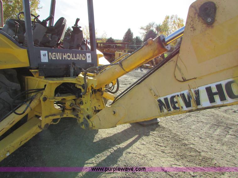 image for item I6738 2005 New Holland LB75B backhoe