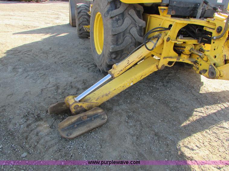 image for item I6738 2005 New Holland LB75B backhoe