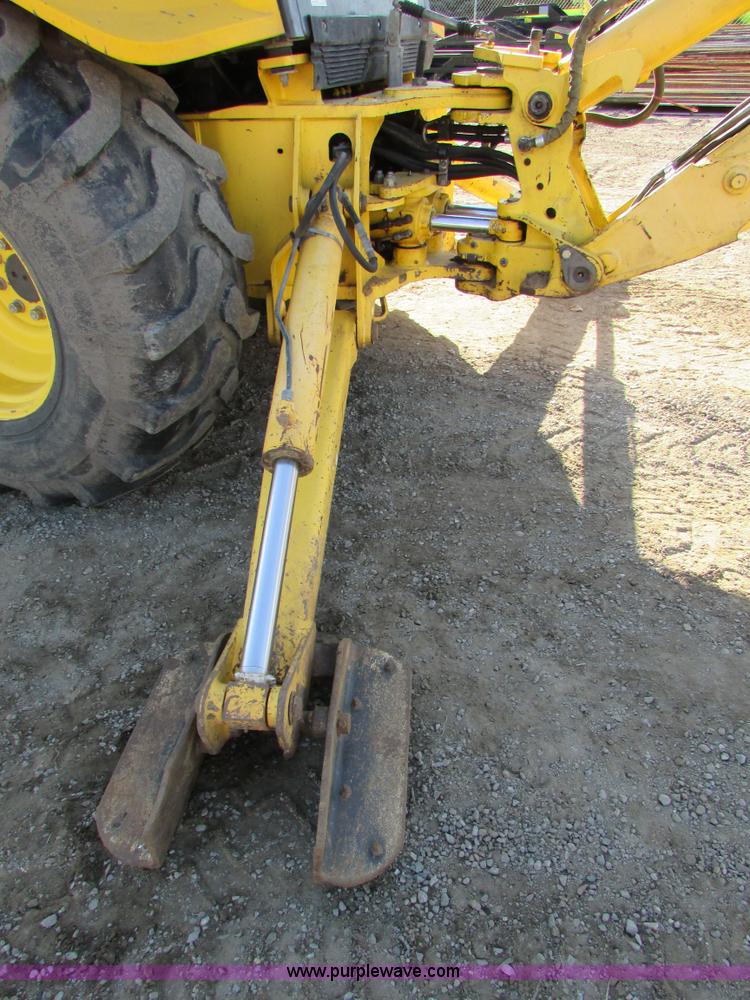 image for item I6738 2005 New Holland LB75B backhoe