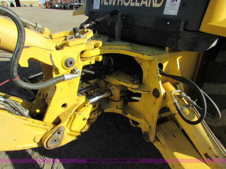 image for item I6738 2005 New Holland LB75B backhoe