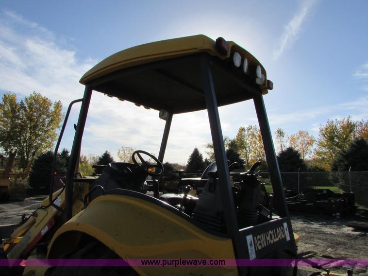 image for item I6738 2005 New Holland LB75B backhoe