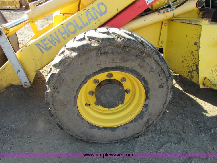 image for item I6738 2005 New Holland LB75B backhoe