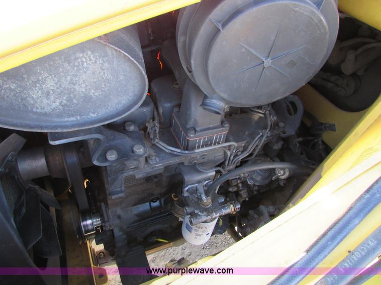 image for item I6738 2005 New Holland LB75B backhoe