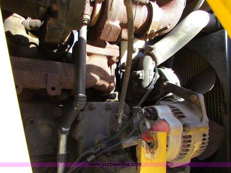 image for item I6738 2005 New Holland LB75B backhoe