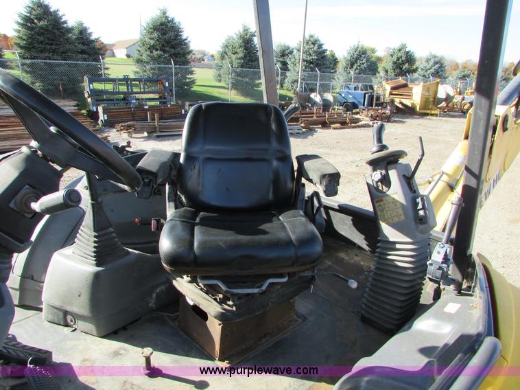 image for item I6738 2005 New Holland LB75B backhoe