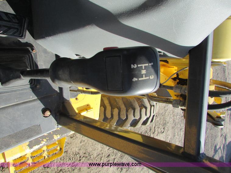 image for item I6738 2005 New Holland LB75B backhoe