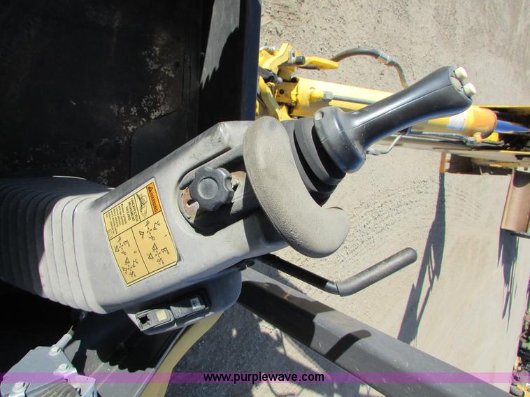 image for item I6738 2005 New Holland LB75B backhoe