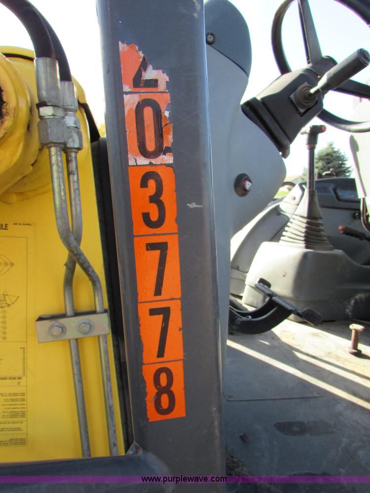 image for item I6738 2005 New Holland LB75B backhoe