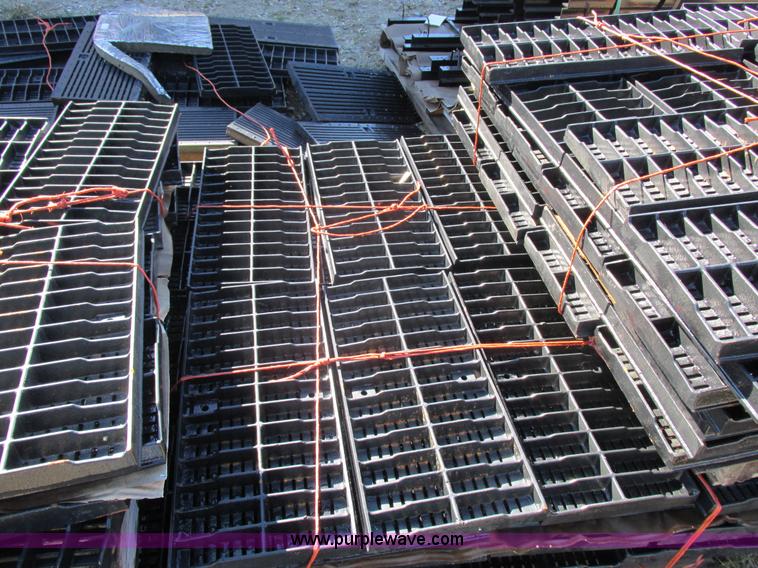 image for item I8909 Zurn Industries 18" trench mold