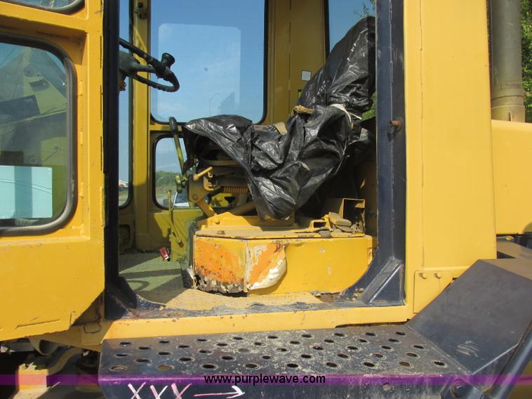 image for item J2384 1987 Komatsu WA150 wheel loader
