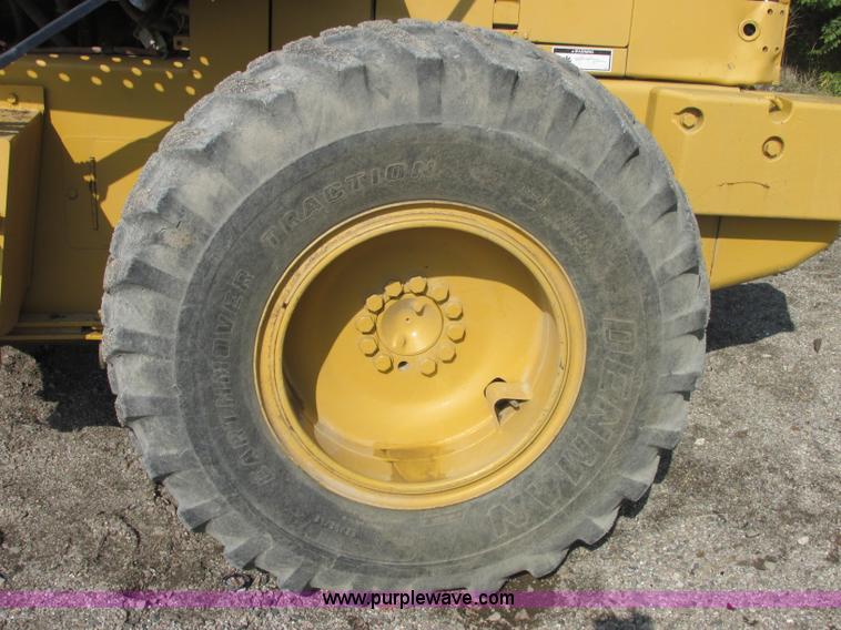 image for item J2384 1987 Komatsu WA150 wheel loader