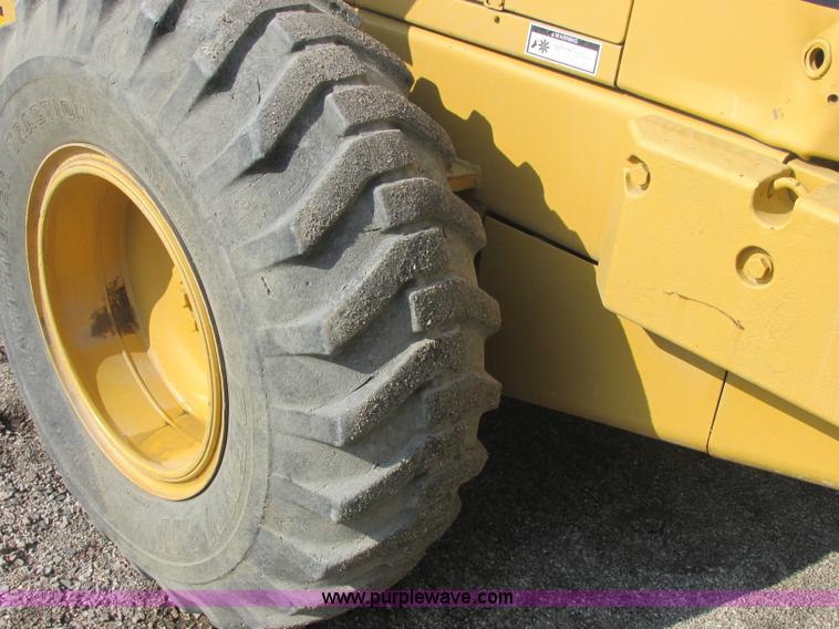image for item J2384 1987 Komatsu WA150 wheel loader