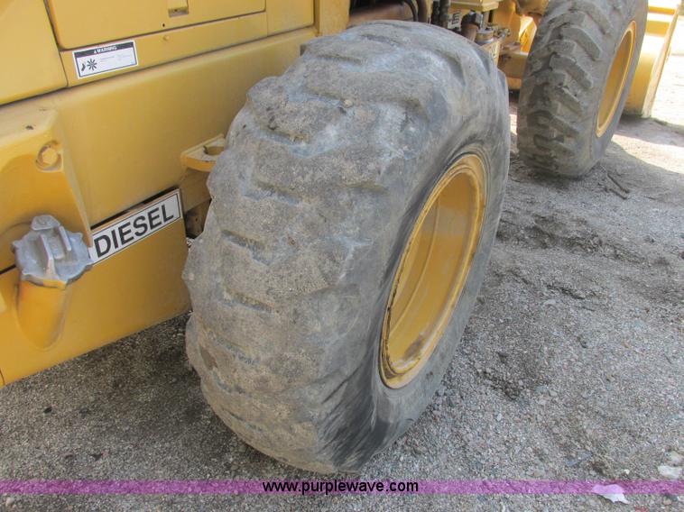 image for item J2384 1987 Komatsu WA150 wheel loader