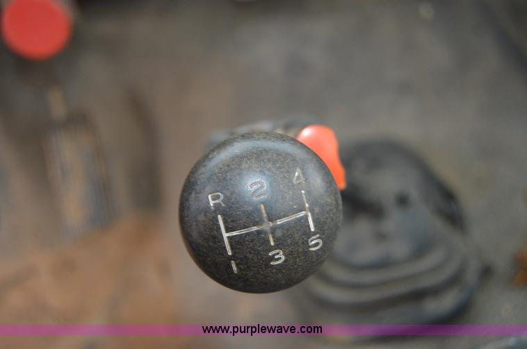 image for item Z9068 1990 Ford F700 flatbed truck