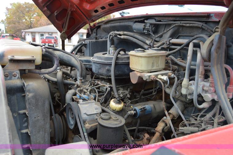 image for item Z9070 1990 Ford F700 cab and chassis