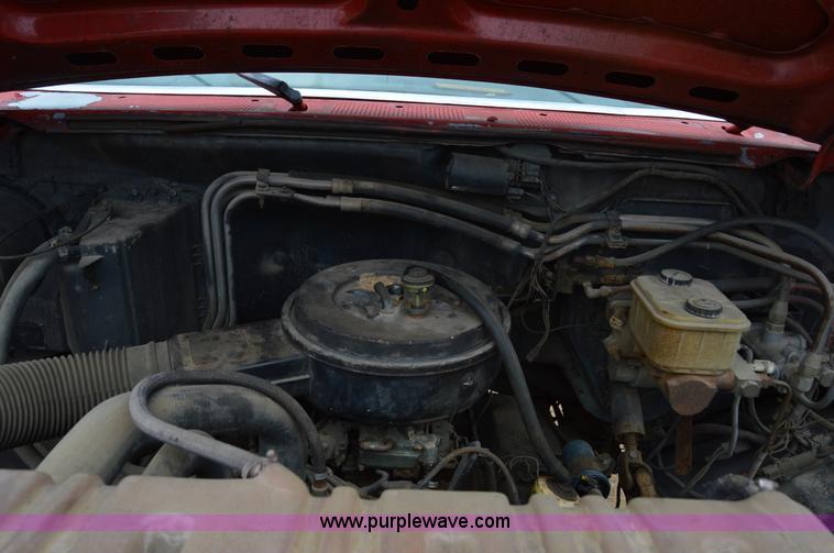 image for item Z9070 1990 Ford F700 cab and chassis