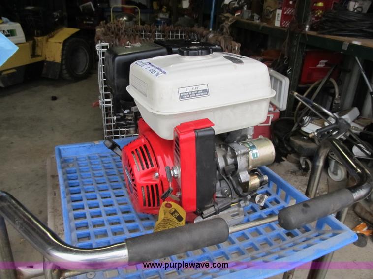 image for item Z9103 Honda GX240 gas engine
