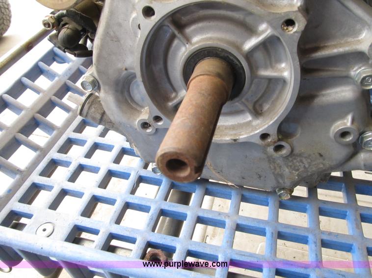 image for item Z9103 Honda GX240 gas engine