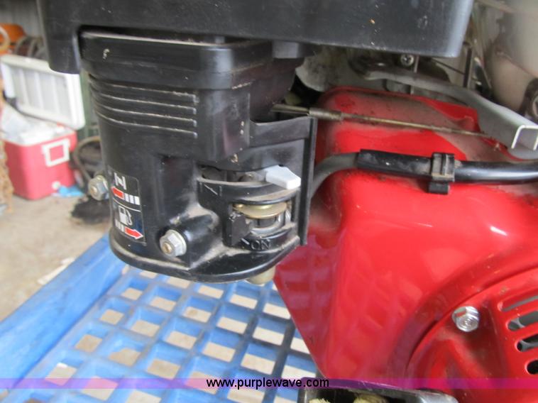 image for item Z9103 Honda GX240 gas engine