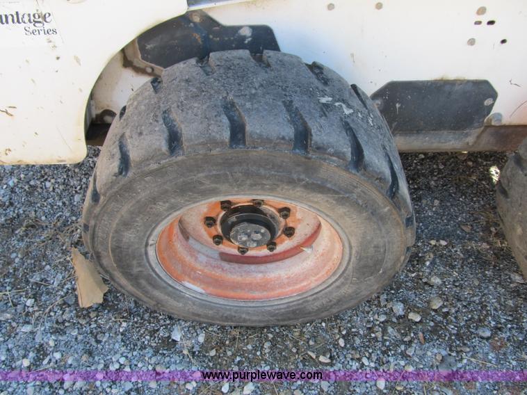 image for item Z9110 1999 Bobcat 863 Turbo skid steer