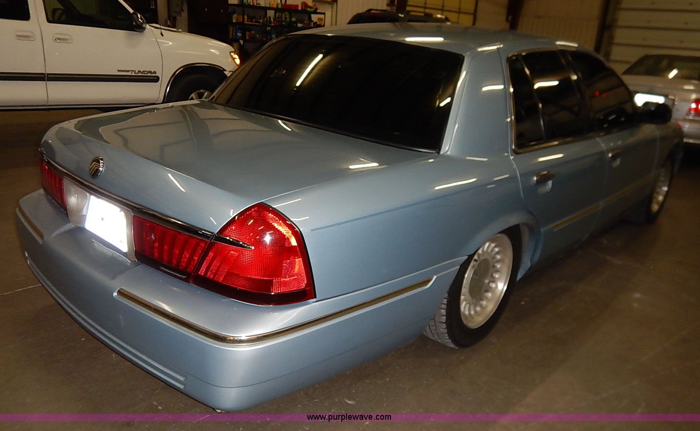 2002 Mercury Grand Marquis LS Nonrepairable title, parts only in