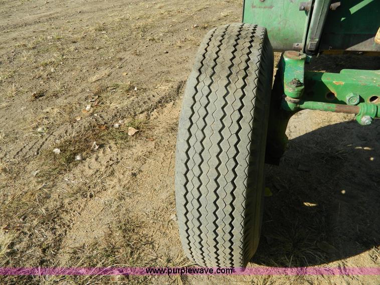 image for item AQ9404 1986 John Deere 2350 tractor