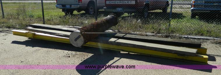 image for item AQ9440 Single post lift