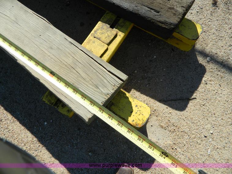 image for item AQ9440 Single post lift