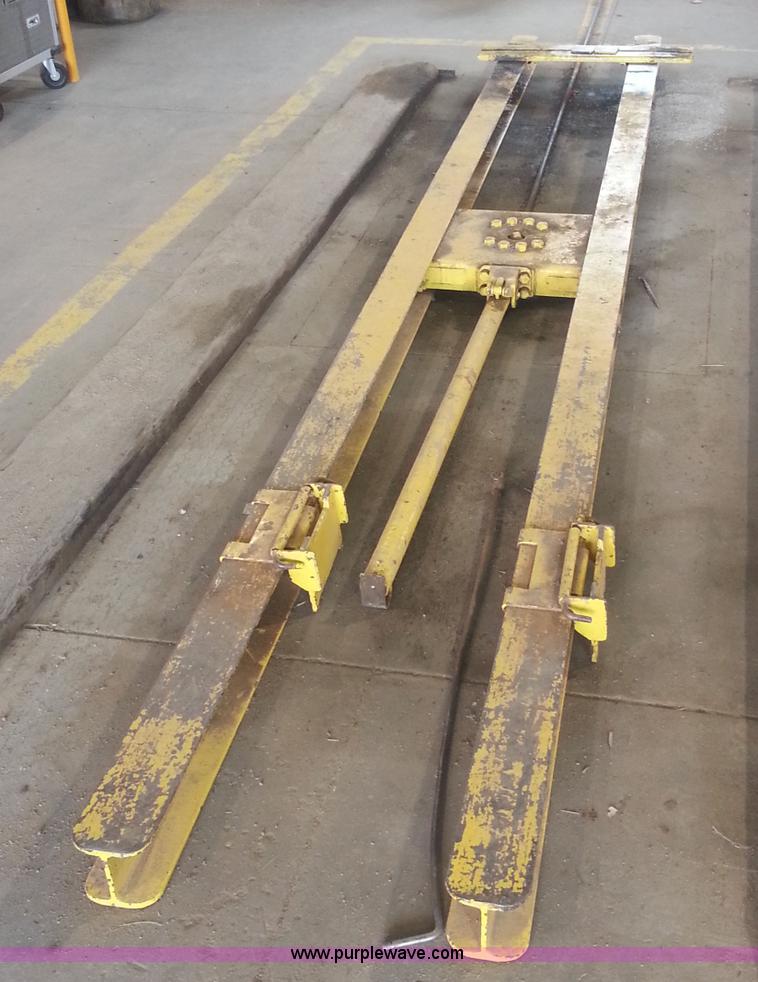 image for item AQ9440 Single post lift