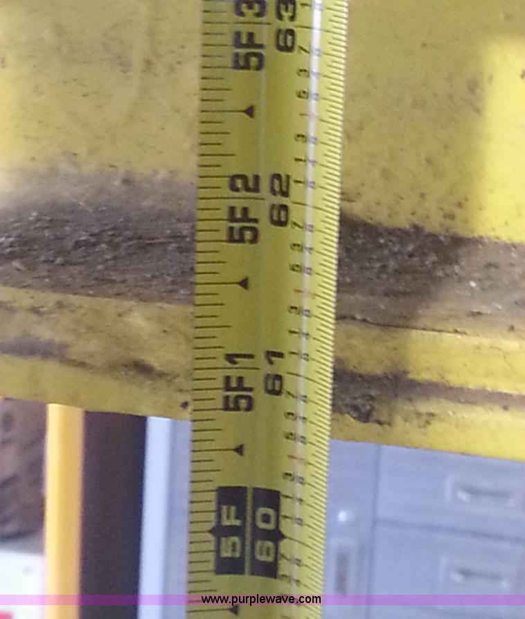 image for item AQ9440 Single post lift