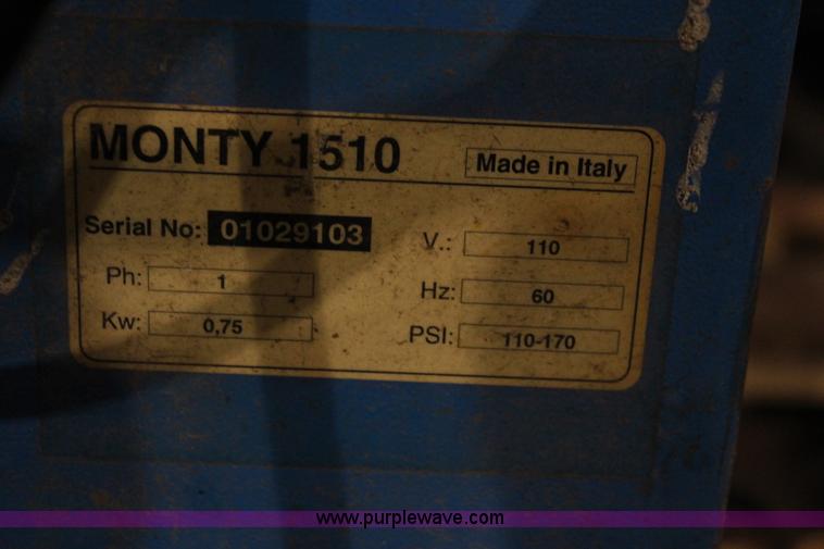 image for item AV9383 Hofmann Monty 1510 tire machine