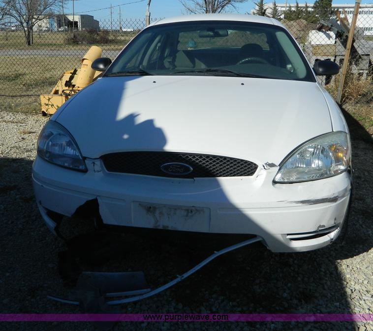 image for item AX9638 2006 Ford Taurus SE