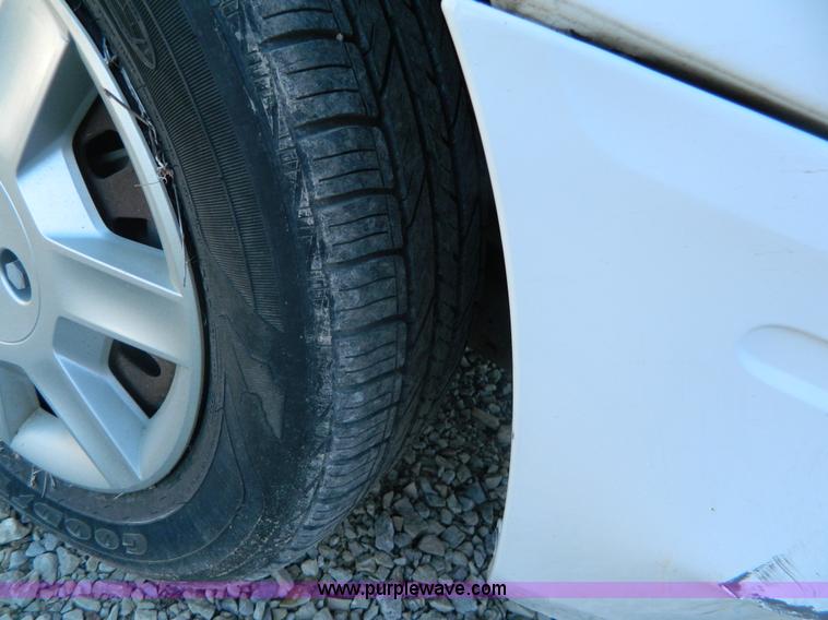 image for item AX9638 2006 Ford Taurus SE