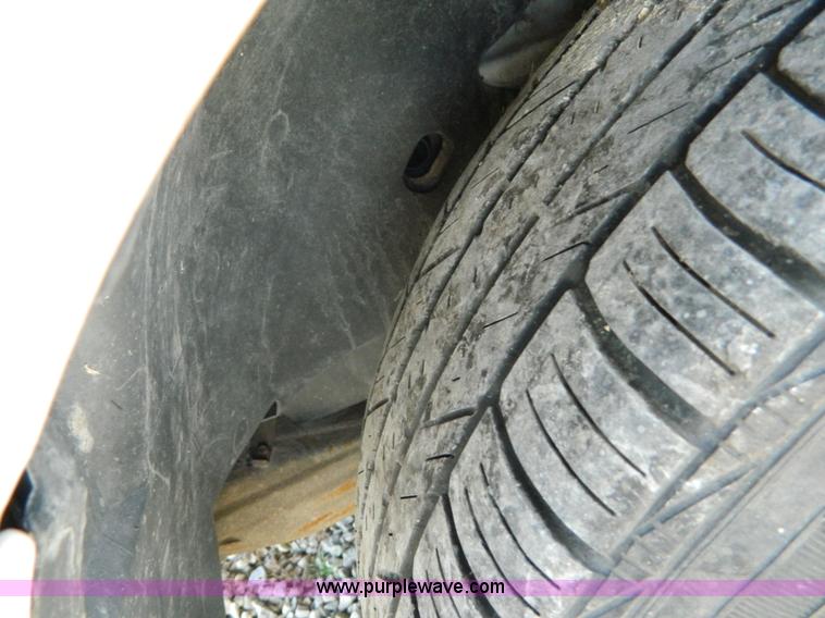 image for item AX9638 2006 Ford Taurus SE