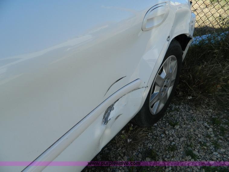 image for item AX9638 2006 Ford Taurus SE