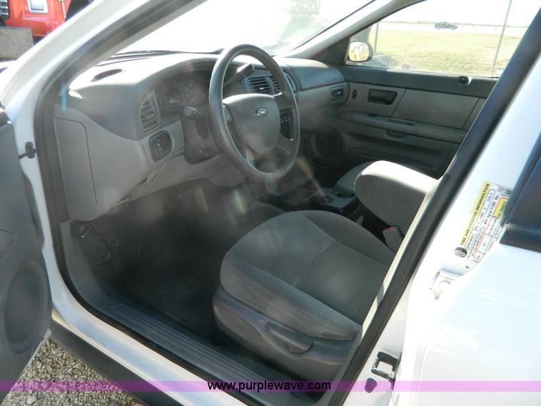 image for item AX9638 2006 Ford Taurus SE