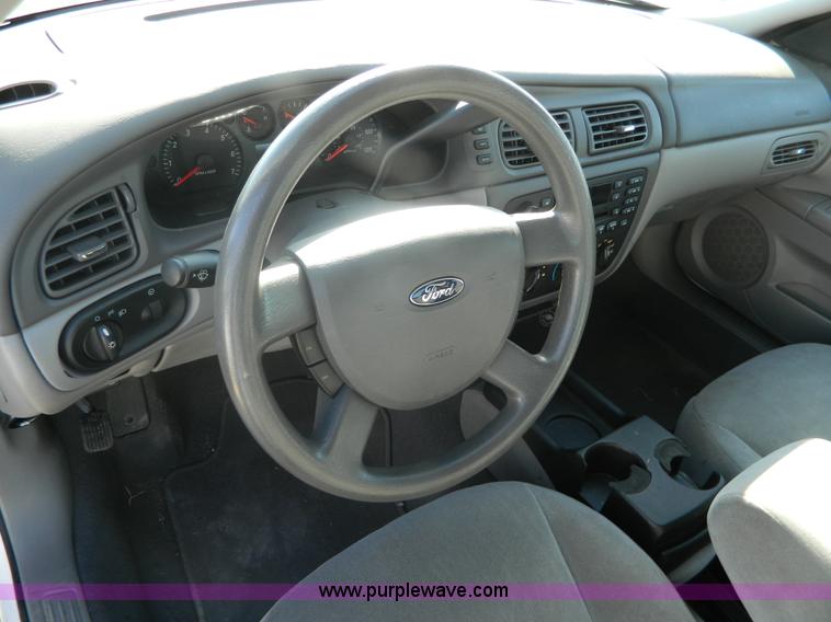 image for item AX9638 2006 Ford Taurus SE
