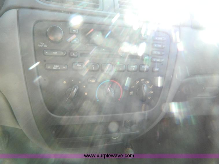 image for item AX9638 2006 Ford Taurus SE