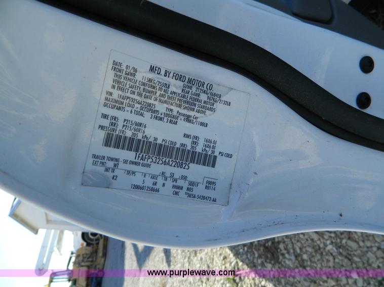 image for item AX9638 2006 Ford Taurus SE