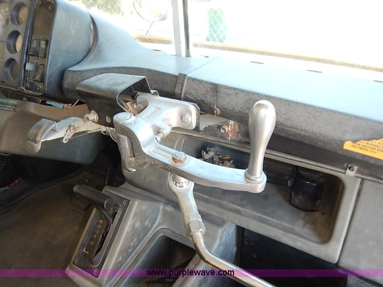 image for item AY9017 2000 Freightliner FS65 Thomas school bus